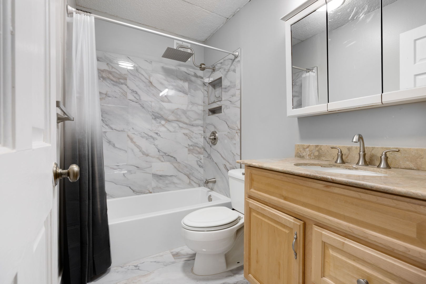 2015 South Finley Road, Unit 908 Lombard, IL 60148 - Photo 13 of 17 Gallery Image 13