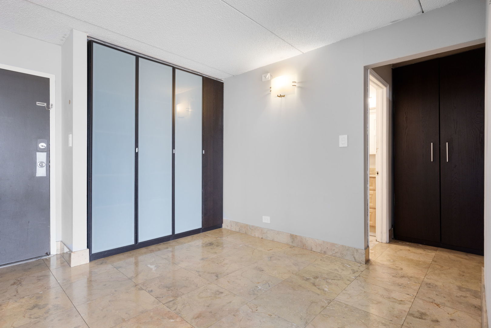 2015 South Finley Road, Unit 908 Lombard, IL 60148 - Photo 10 of 17 Gallery Image 10