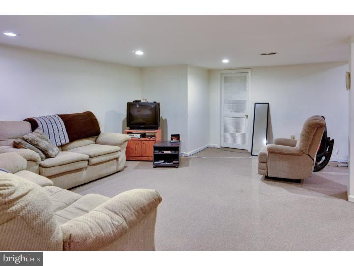 11 Windsor Circle Chesterbrook, PA 19087 - Photo 18 of 25 Gallery Image 18