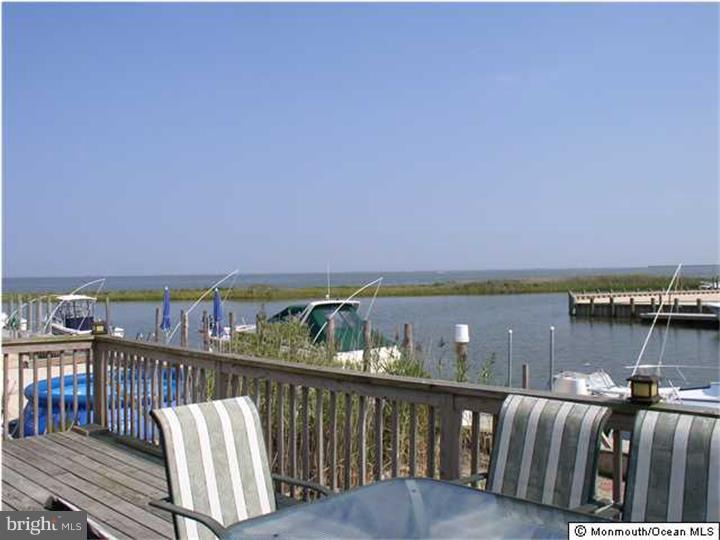 158 Flamingo Road Tuckerton, NJ 08087 - Photo 3 of 9