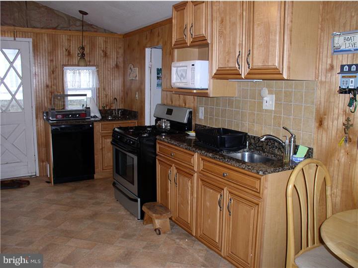 158 Flamingo Road Tuckerton, NJ 08087 - Photo 6 of 9 Kitchen