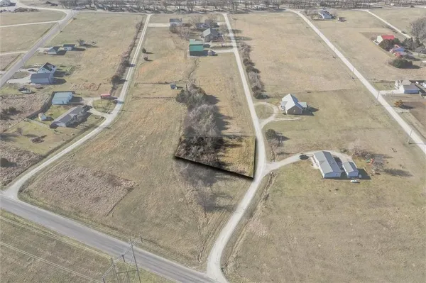 $10,000 | 50 Tamarack Lane, Linn Valley, KS 66040