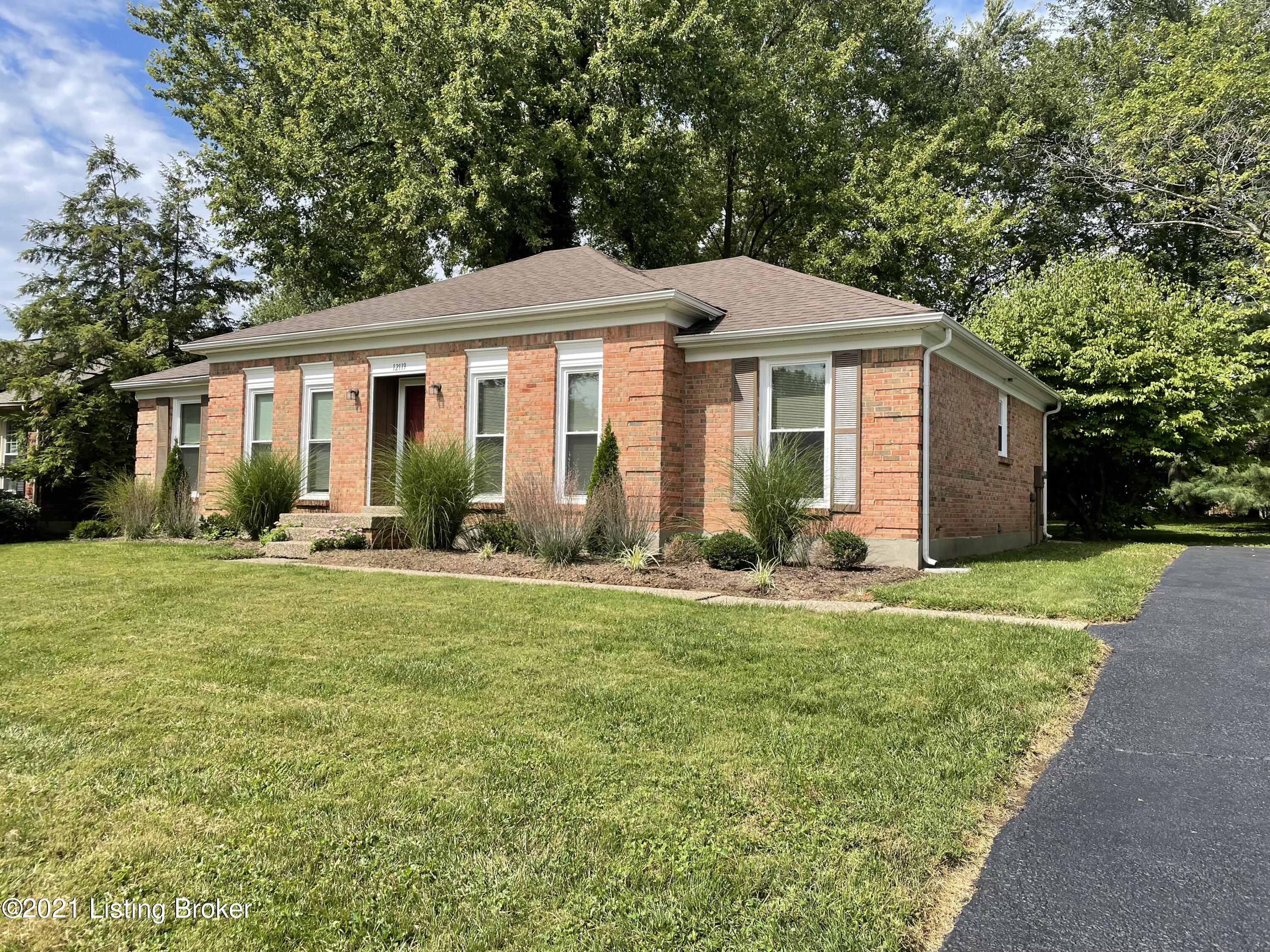 12119 Maplewood Road Goshen, KY 40026 - Photo 2 of 18 12119 Maplewood Rd.70271A48-4E7E-41E1-95