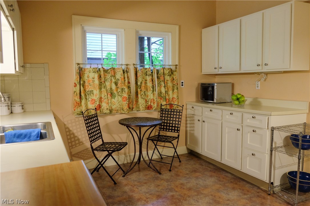 1643 Rydalmount Road Cleveland Heights, OH 44118 - Photo 10 of 21