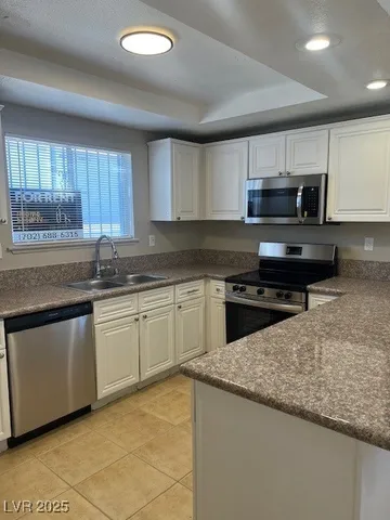 $1,200 | 4743 Elk Springs Avenue, Unit A, Las Vegas, NV 89103