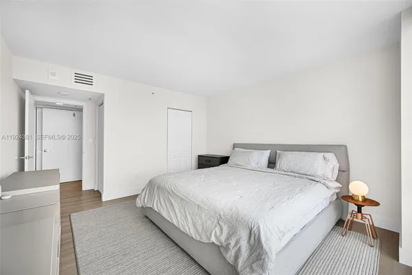 $6,000 | 90 Alton Road, Unit 1908, Miami Beach, FL 33139