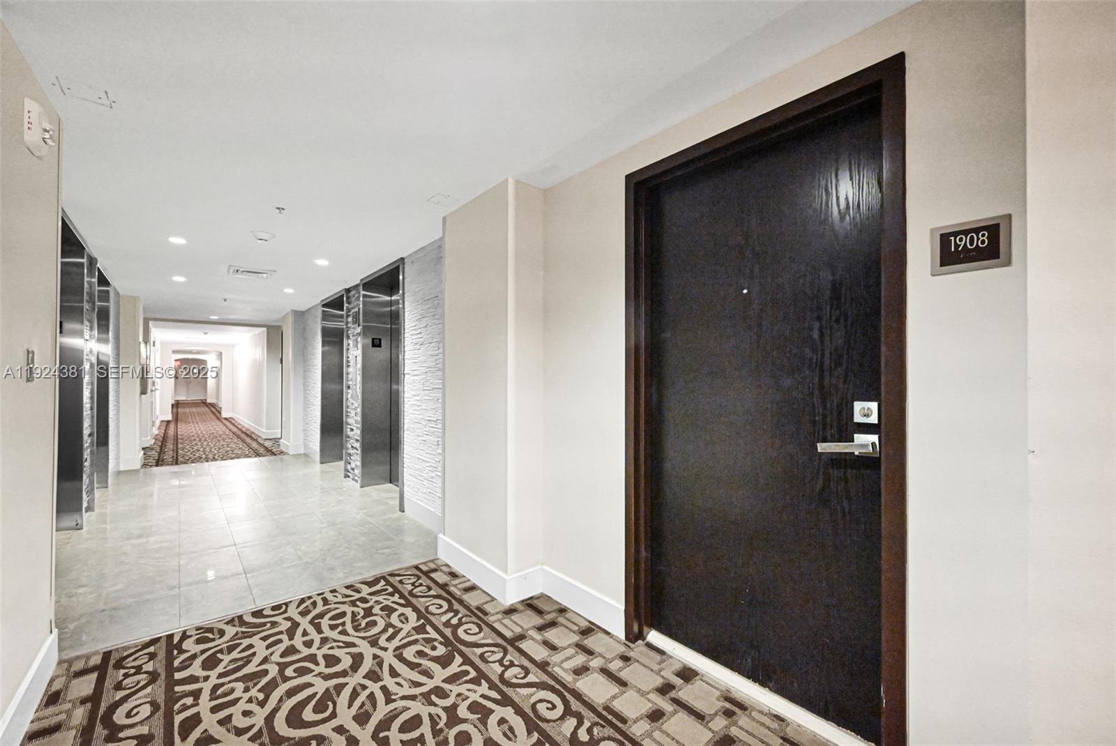 90 Alton Road, Unit 1908 Miami Beach, FL 33139 - Photo 38 of 57 a view of hallway