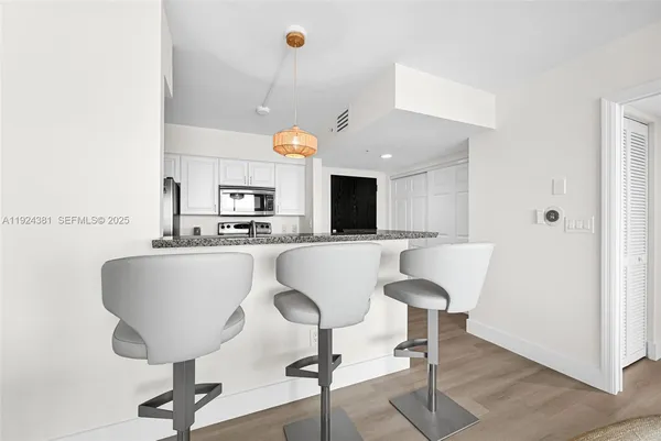 $6,000 | 90 Alton Road, Unit 1908, Miami Beach, FL 33139