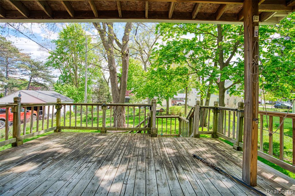 712 East Grand River Road Fowlerville, MI 48836 - Photo 30 of 34