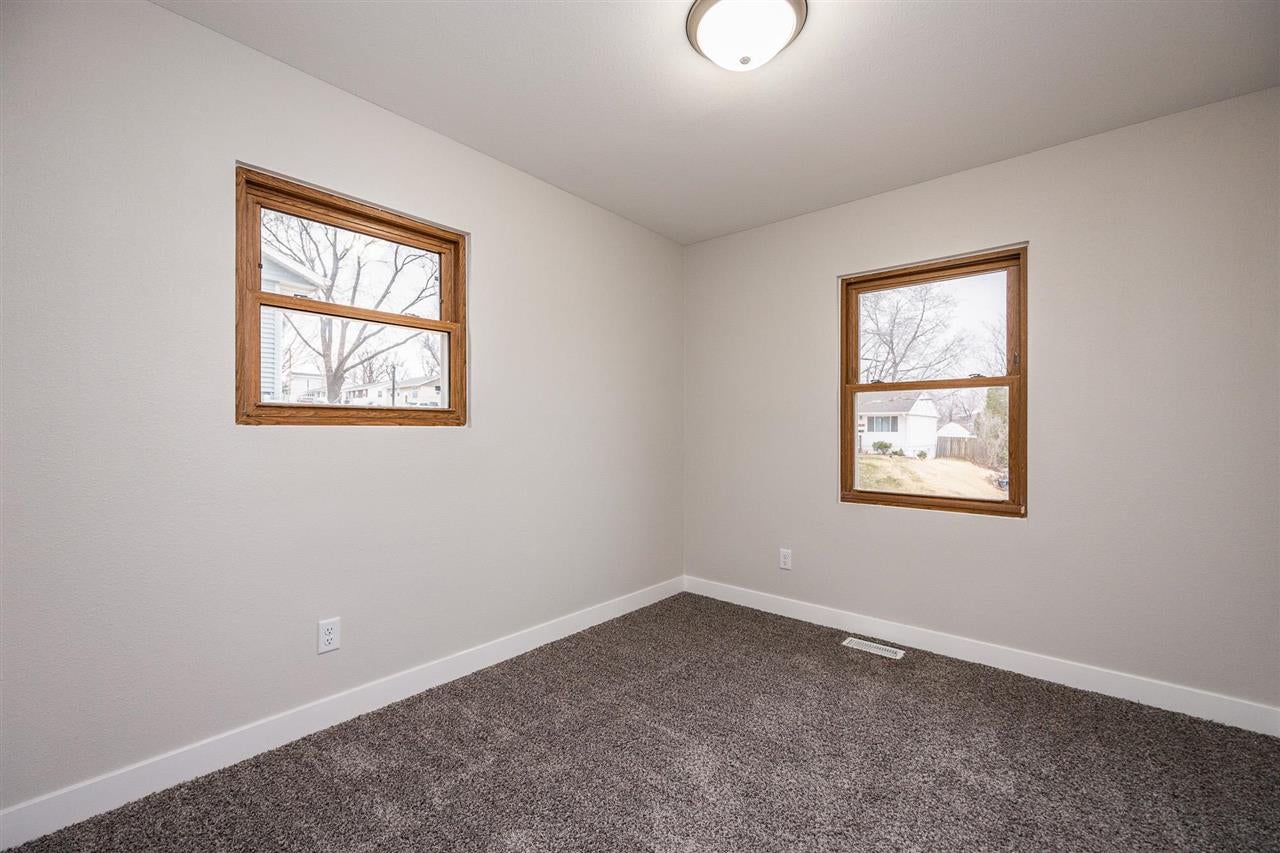 1012 Cheyenne Road Northwest Cedar Rapids, IA 52405 - Photo 16 of 24 Gallery Image 16
