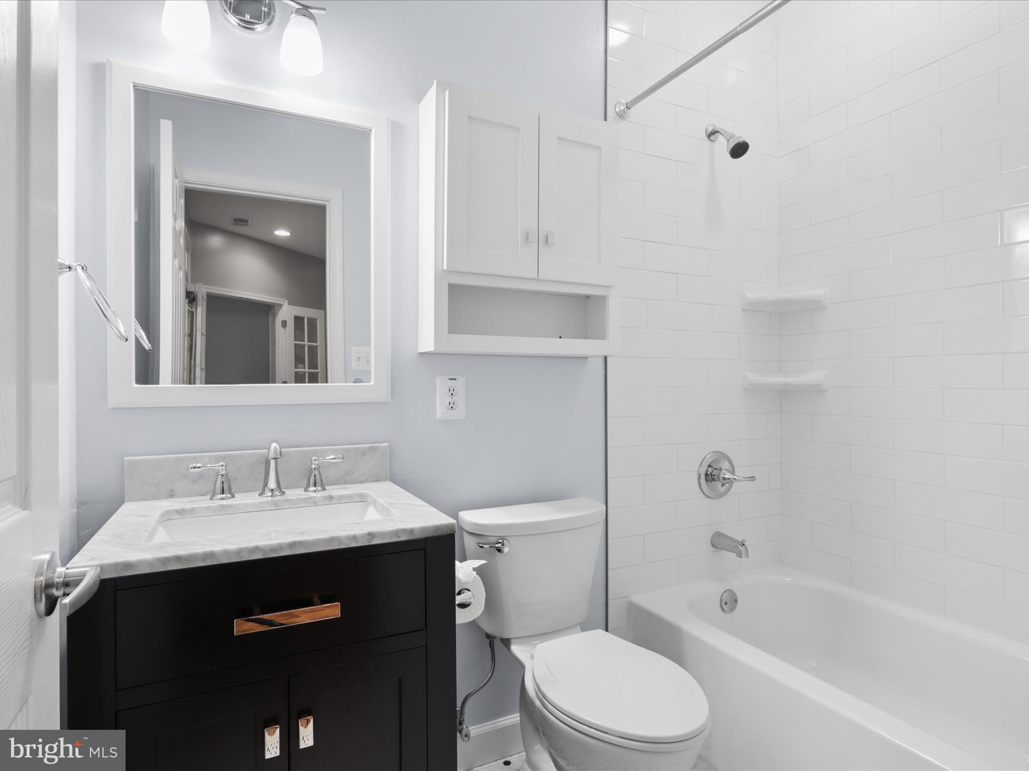 2546 Brenton Point Drive Reston, VA 20191 - Photo 18 of 72 Full bath on bottom level = perfect guest suite
