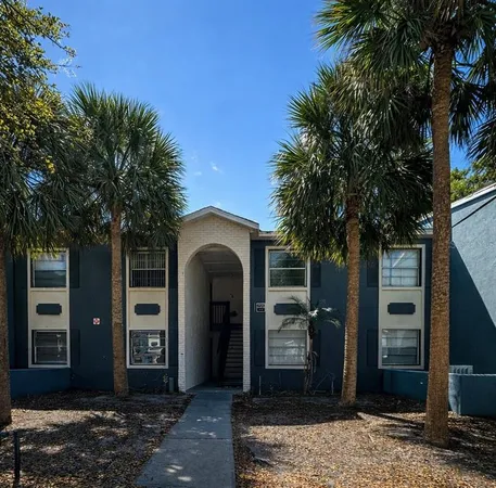 $1,445 | 2505 North Alafaya Trail, Unit 8, Orlando, FL 32826