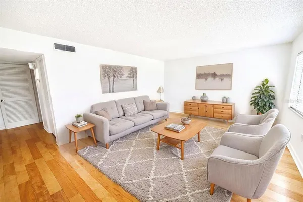 $1,445 | 2505 North Alafaya Trail, Unit 8, Orlando, FL 32826