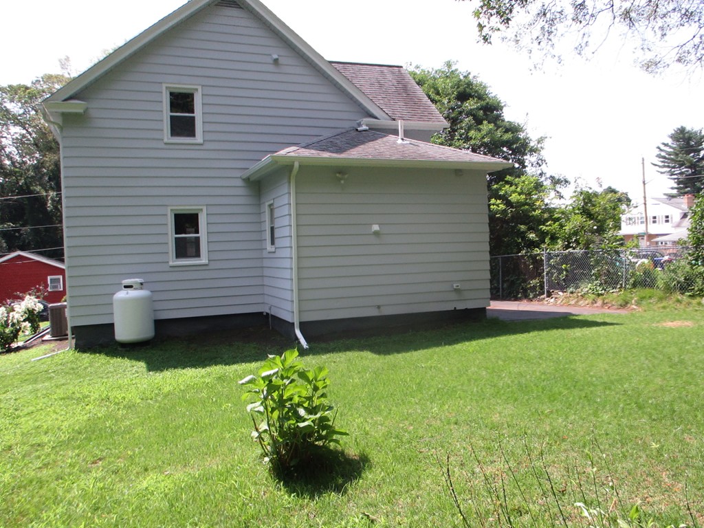 5 Modoc Street Worcester, MA 01604 - Photo 3 of 23 Gallery Image 3