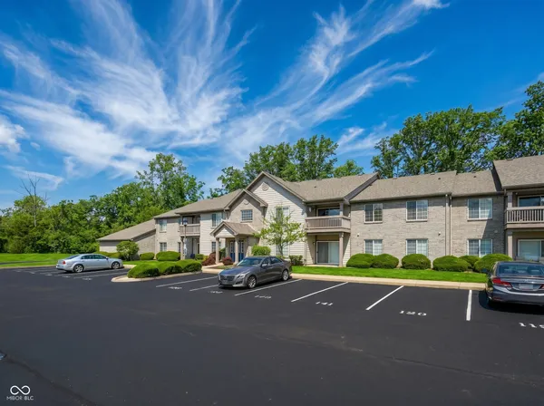 $149,900 | 9804 Legends Creek Drive, Unit 104, Indianapolis, IN 46229