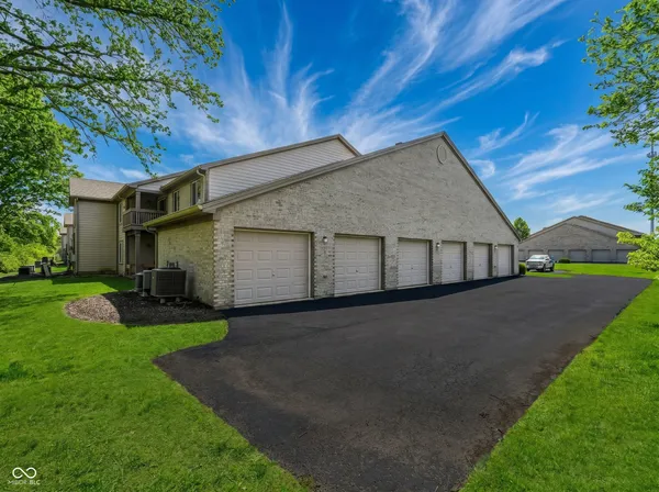 $149,900 | 9804 Legends Creek Drive, Unit 104, Indianapolis, IN 46229