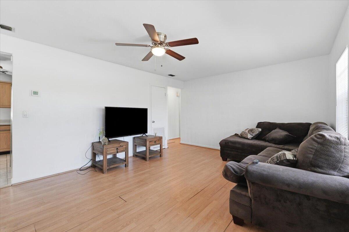 1408 New Jersey Road Lakeland, FL 33803 - Photo 21 of 58 21-Living Area