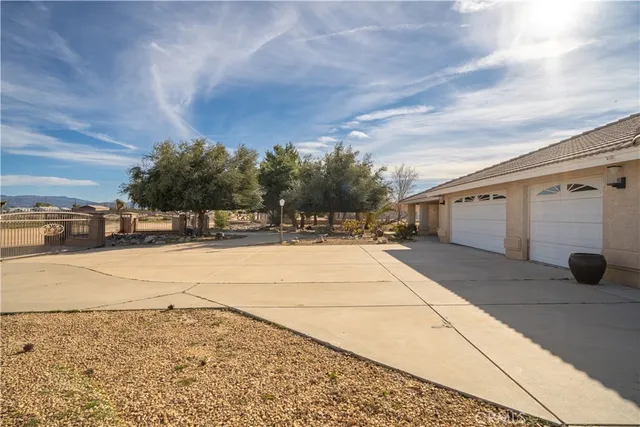 $850,000 | 13190 Cromdale Street, Oak Hills, CA 92344