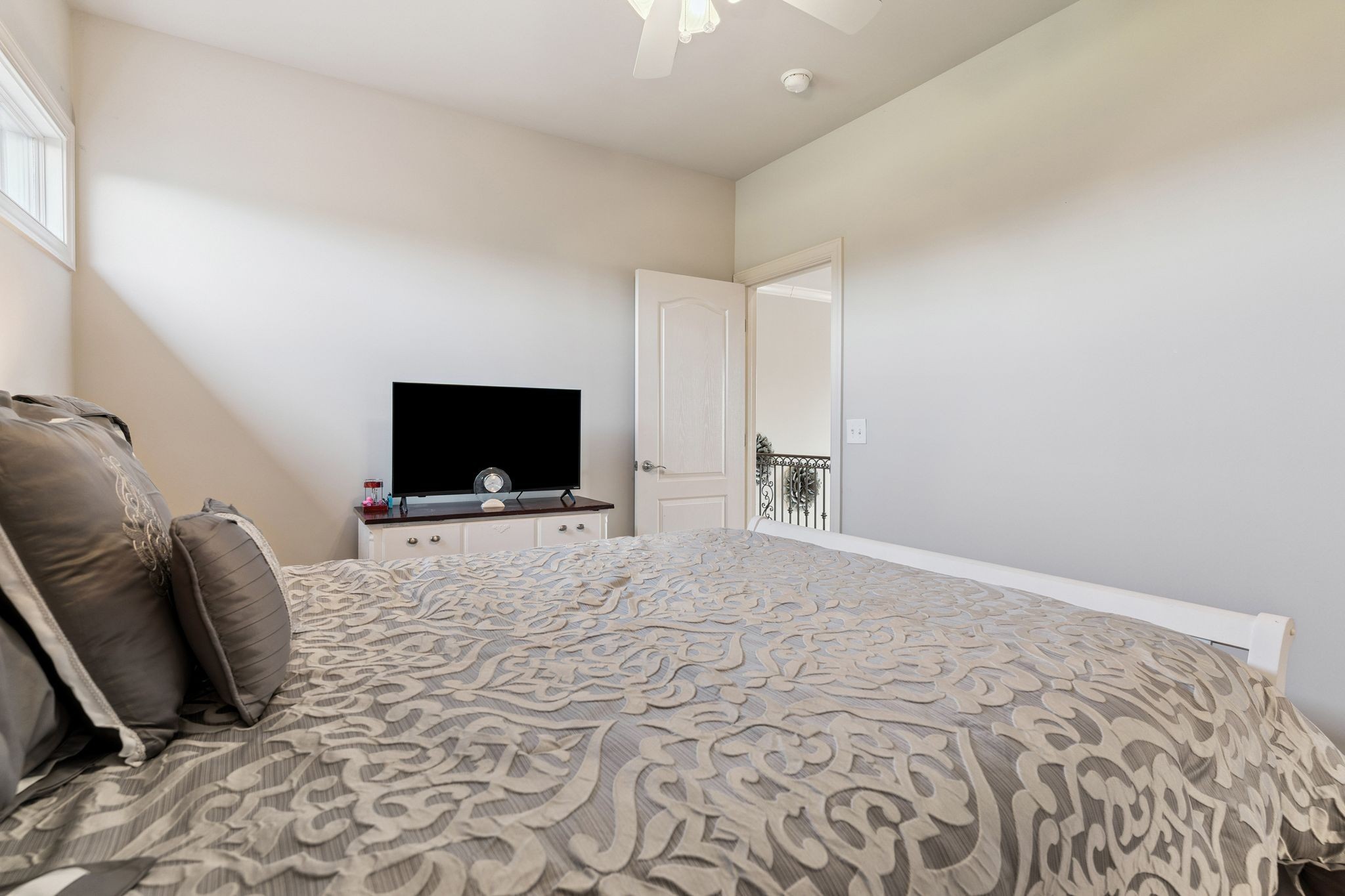 815 Stonebrook Drive Lebanon, TN 37087 - Photo 38 of 71 a living room with a couch and a flat screen tv