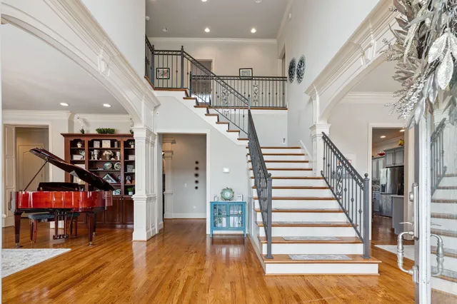 a view of entryway livingroom and hall