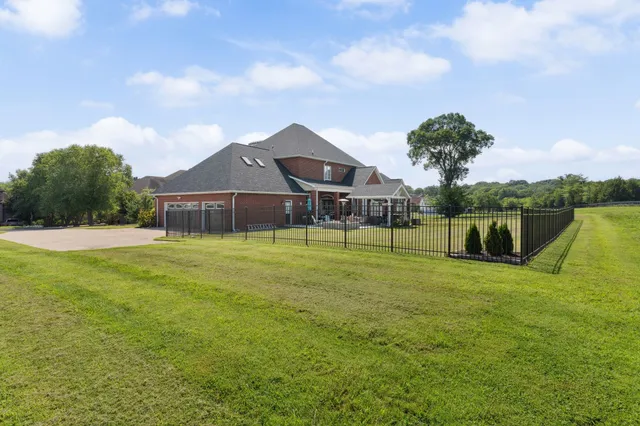 $919,900 | 815 Stonebrook Drive, Lebanon, TN 37087