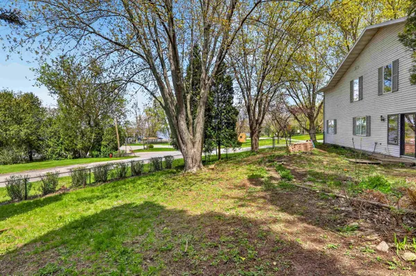 $519,900 | 1305 Lake Shore Drive, Beaver Dam, WI 53916