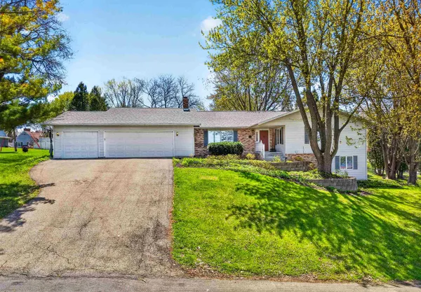 $519,900 | 1305 Lake Shore Drive, Beaver Dam, WI 53916
