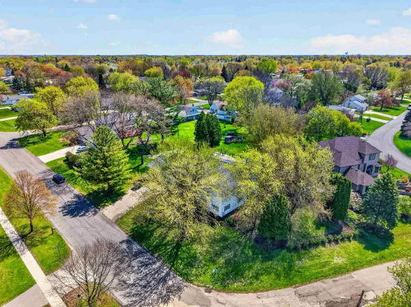 $519,900 | 1305 Lake Shore Drive, Beaver Dam, WI 53916