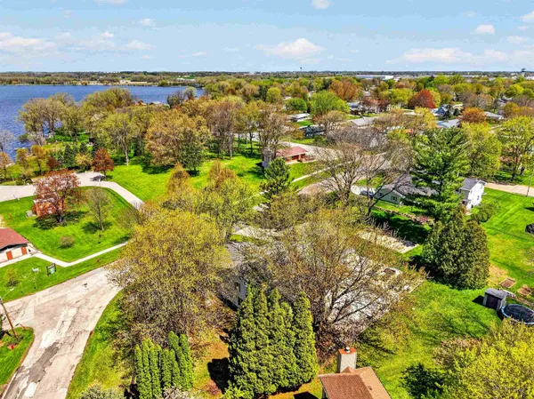 $519,900 | 1305 Lake Shore Drive, Beaver Dam, WI 53916
