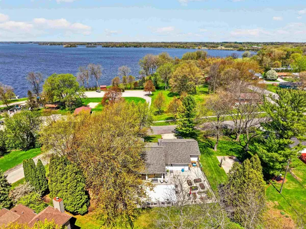 $519,900 | 1305 Lake Shore Drive, Beaver Dam, WI 53916