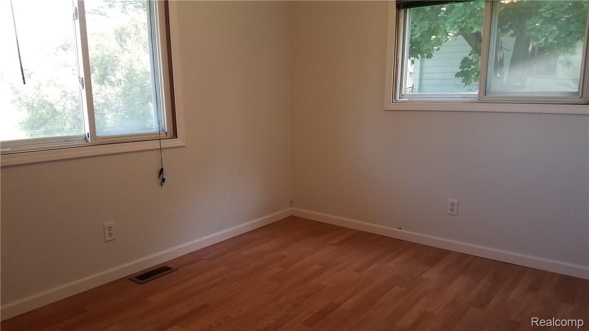 4614 Emmons Road Howell, MI 48855 - Photo 11 of 19 Emmons3.jpg