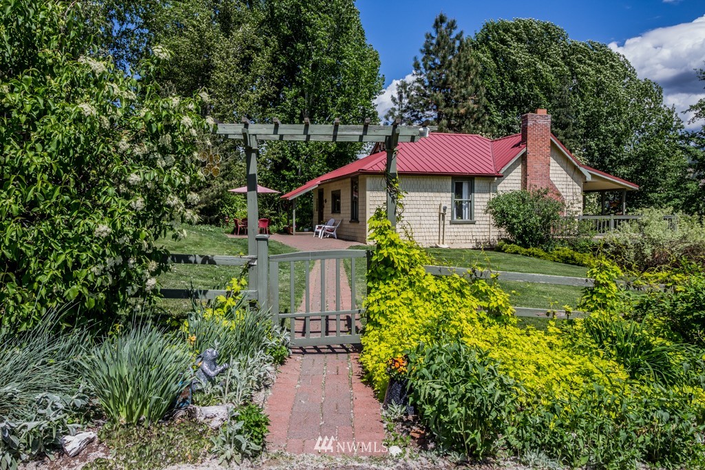 7698 Rollercoaster Road Peshastin, WA 98847 - Photo 1 of 6 Gallery Image 1