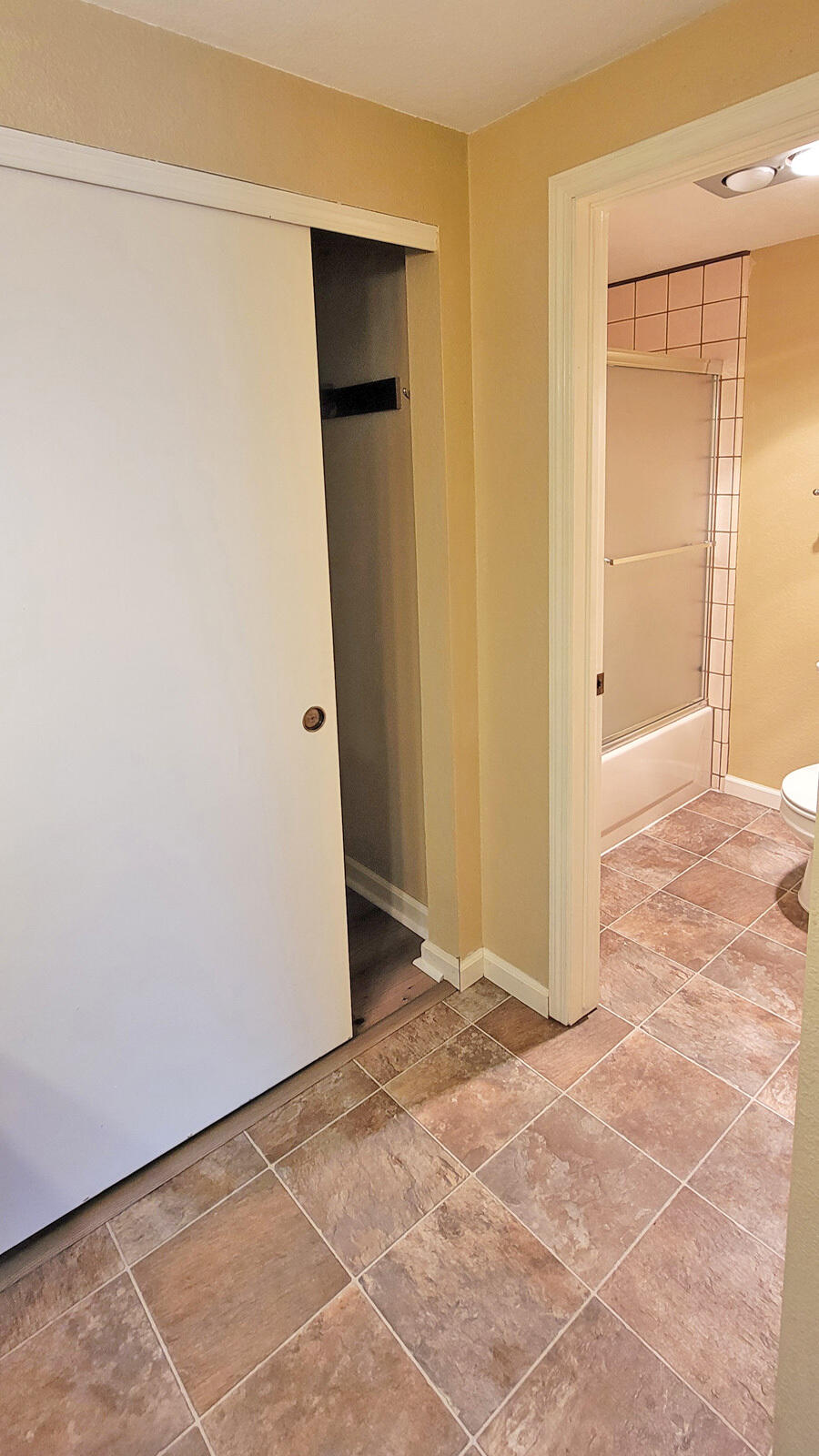 444 Ridgecrest Trail, Unit 119 Redding, CA 96003 - Photo 13 of 21 1-bath1b