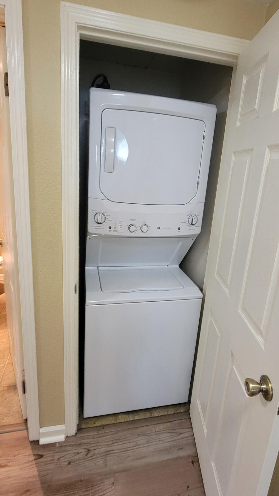 444 Ridgecrest Trail, Unit 119 Redding, CA 96003 - Photo 16 of 21 1-laundry