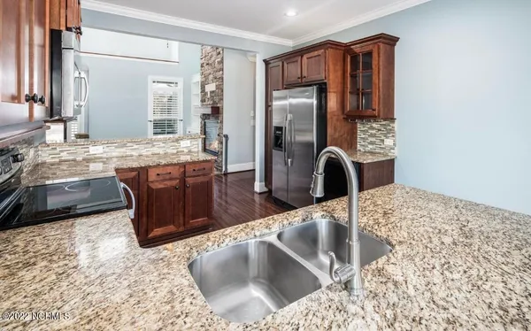 $2,300 | 2416 Bray Court, Winterville, NC 28590