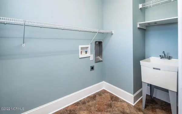 $2,300 | 2416 Bray Court, Winterville, NC 28590