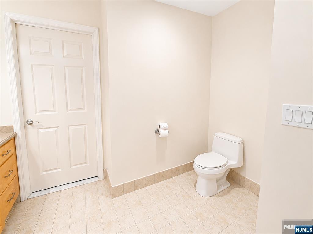 1-orient W Orient Way, Unit 305 Rutherford, NJ 07070 - Photo 31 of 48