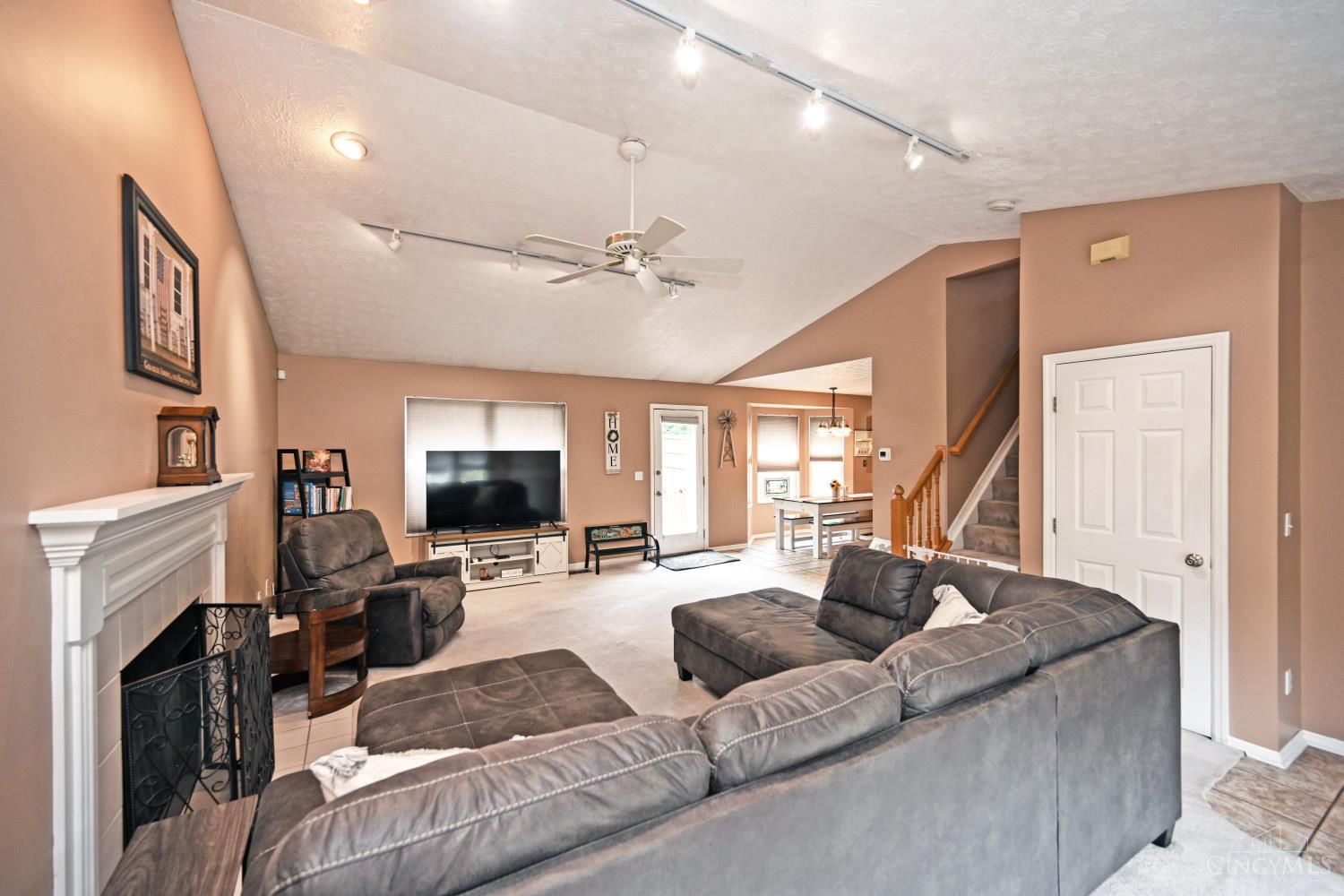 9563 Deer Track Road West Chester, OH 45069 - Photo 2 of 40