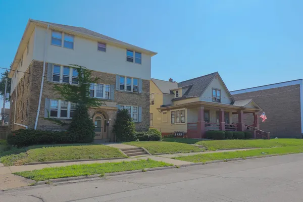 $1,349,900 | 915 Minnesota Avenue, Unit 919, South Milwaukee, WI 53172