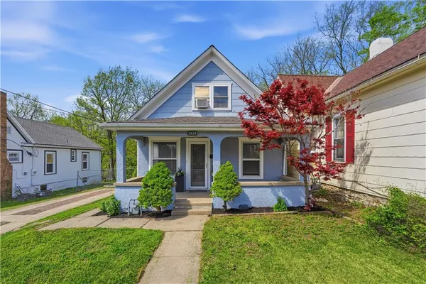 $195,900 | 3928 Fisher Street, Kansas City, KS 66103