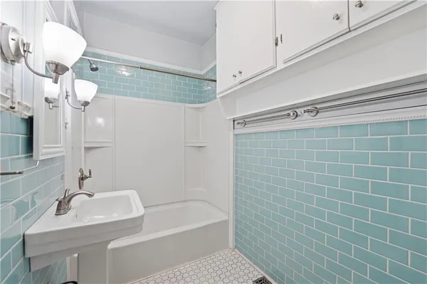 $195,900 | 3928 Fisher Street, Kansas City, KS 66103