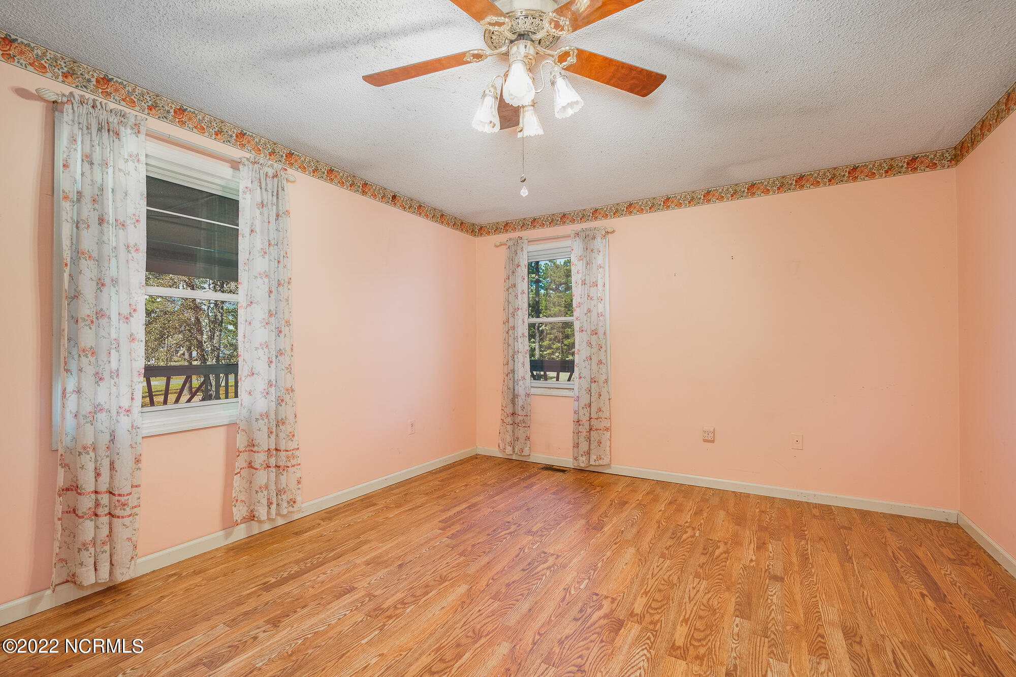 125 Thurman Road Beaufort, NC 28516 - Photo 28 of 50 Master bedroom