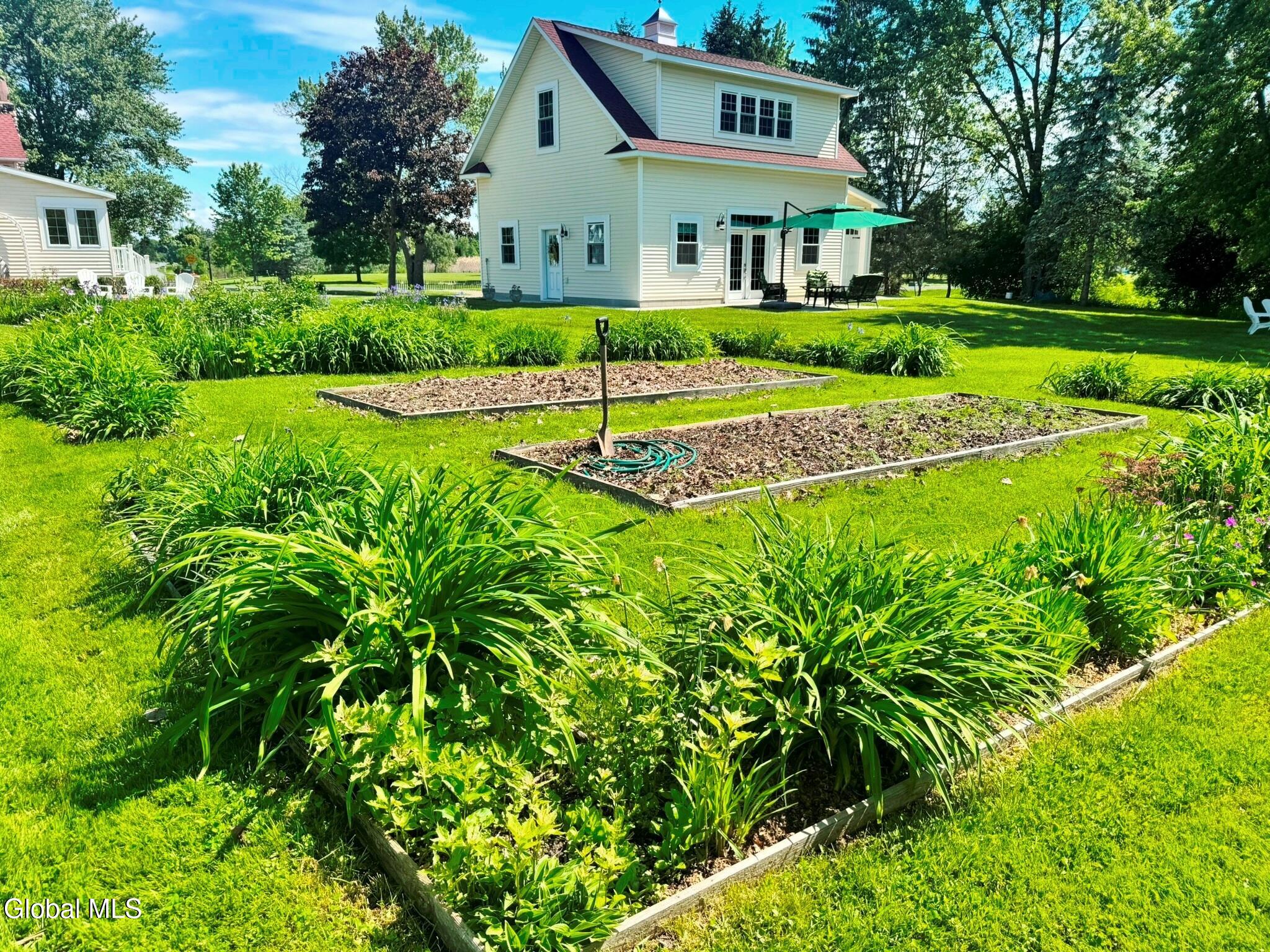 944 Stony Point Road Schodack, NY 12033 - Photo 30 of 99 Perennial Flower Gardens