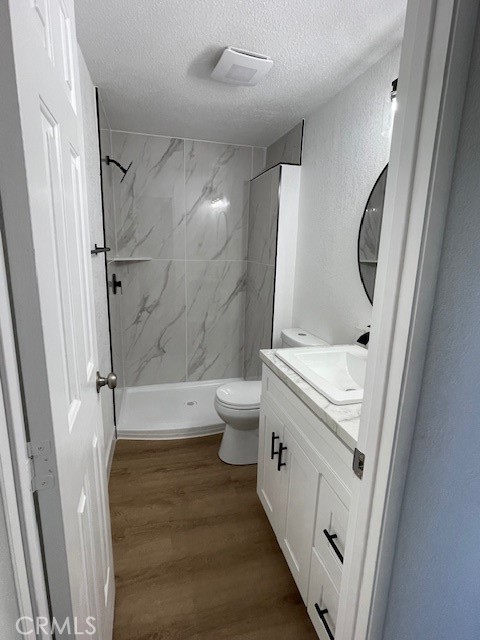 1011 Danbury Road Pinon Hills, CA 92372 - Photo 17 of 34 Master bathroom (different angle)