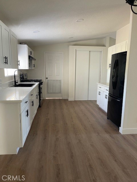 1011 Danbury Road Pinon Hills, CA 92372 - Photo 9 of 34 Kitchen