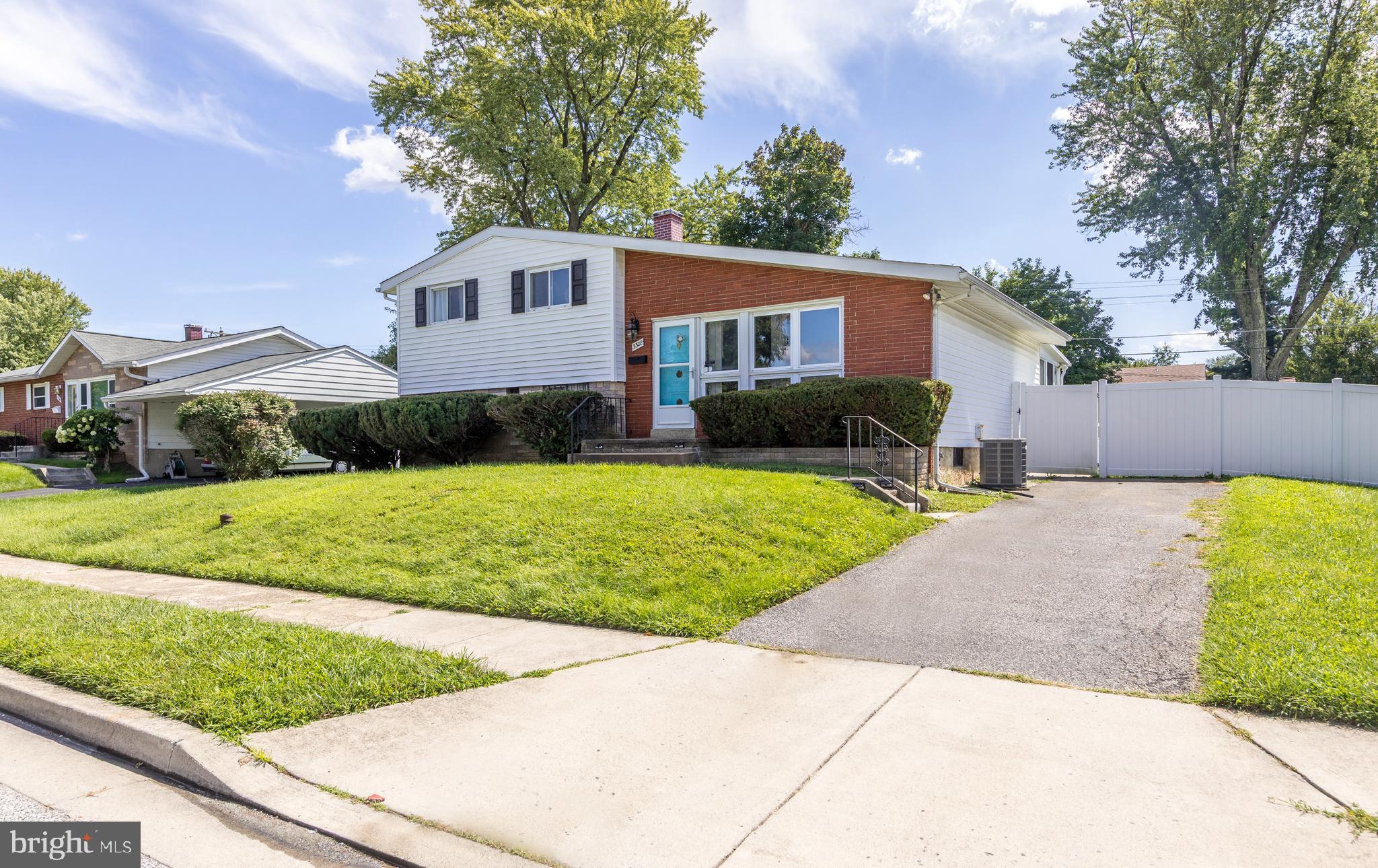 3308 Greenmead Road Baltimore, MD 21244 - Photo 2 of 36 Large driveway