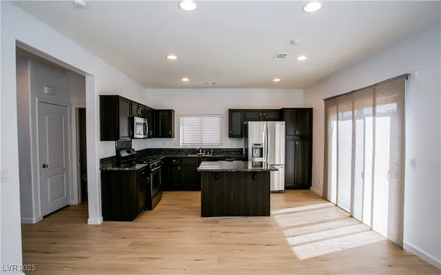 $2,245 | 7927 Bartlett Peak Street, Las Vegas, NV 89166