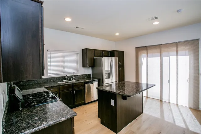 $2,245 | 7927 Bartlett Peak Street, Las Vegas, NV 89166