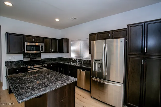 $2,245 | 7927 Bartlett Peak Street, Las Vegas, NV 89166