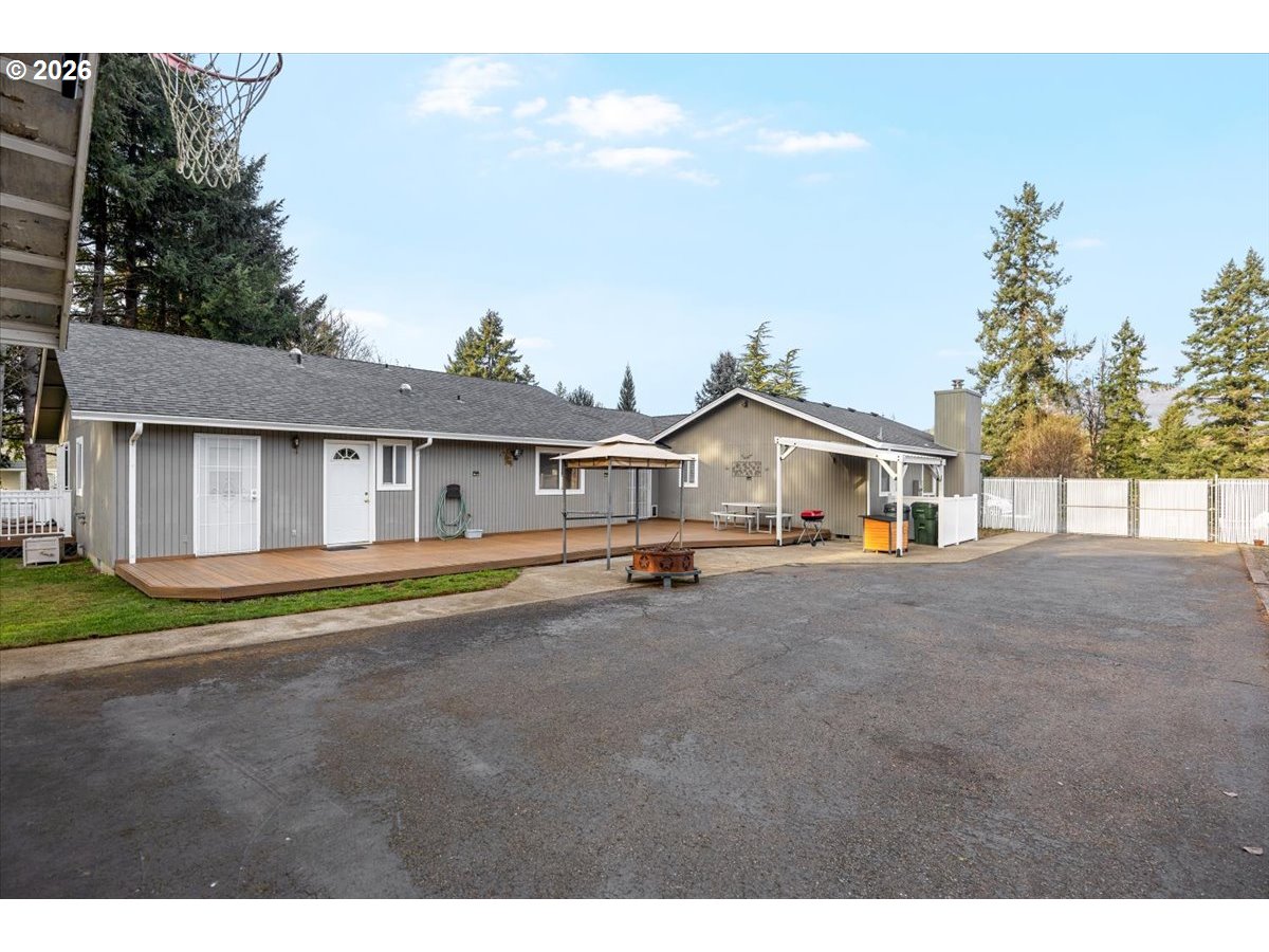 369 Upper Camp Loop Road Roseburg, OR 97470 - Photo 4 of 35